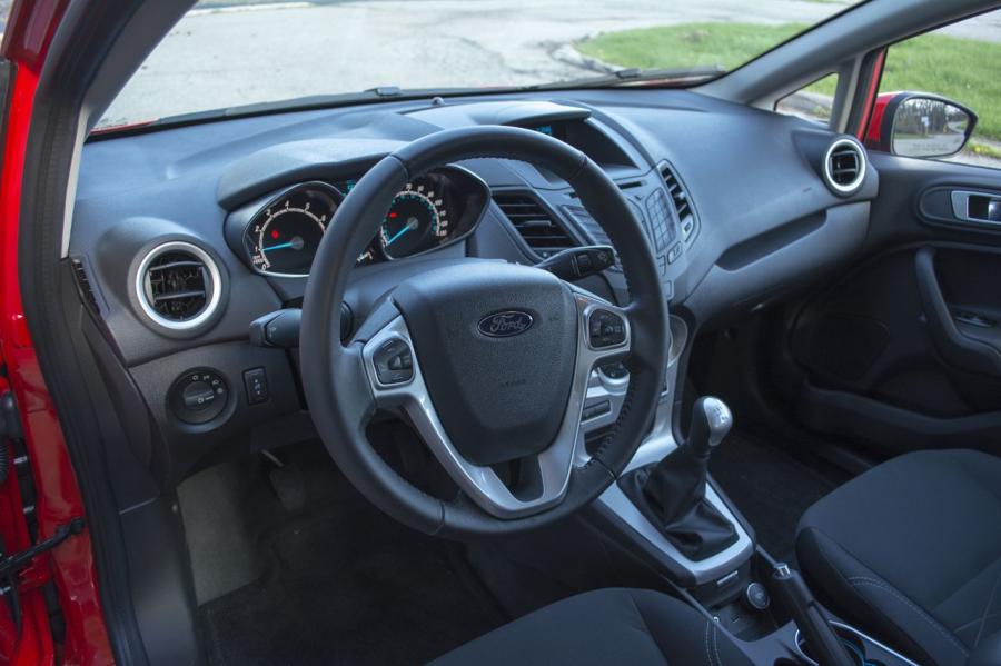  Ford Fiesta 1.0L EcoBoost 2014 года  (фото 13 из 23)